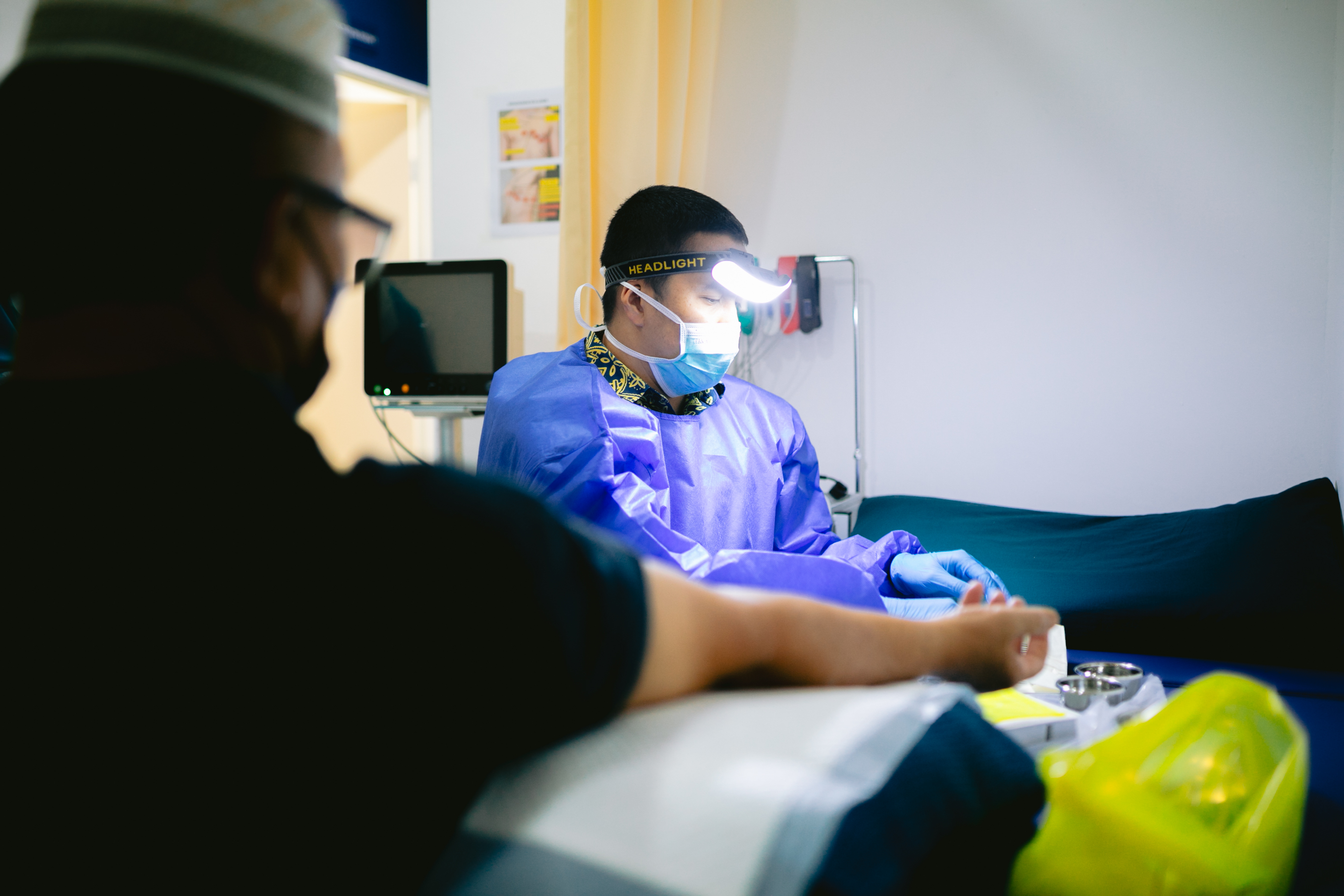 Suasana rawatan di bilik konsultasi